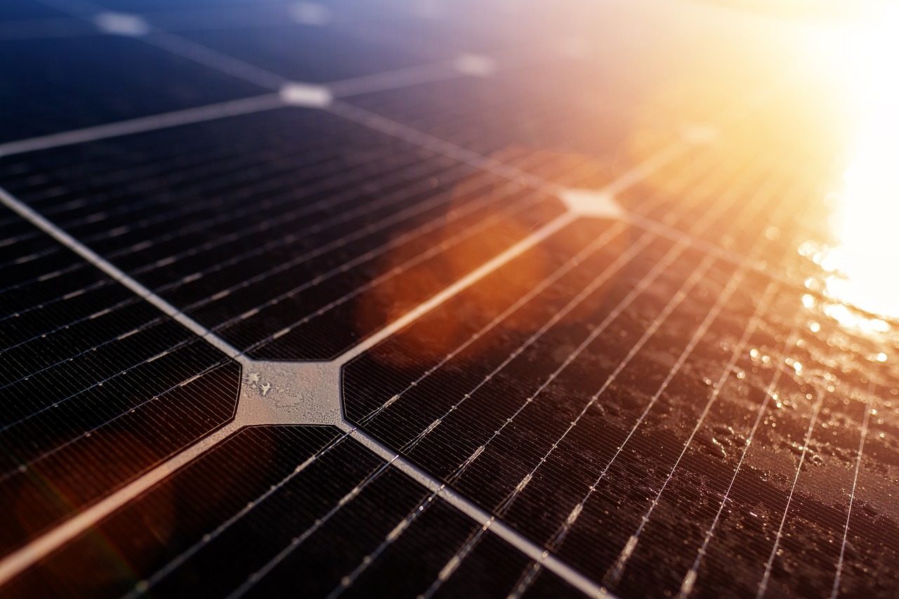 太陽光発電の企業向け0円プランのメリットとは？