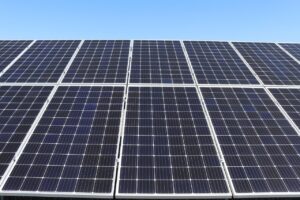 太陽光発電を導入するための無料相談サービスはどこにある？