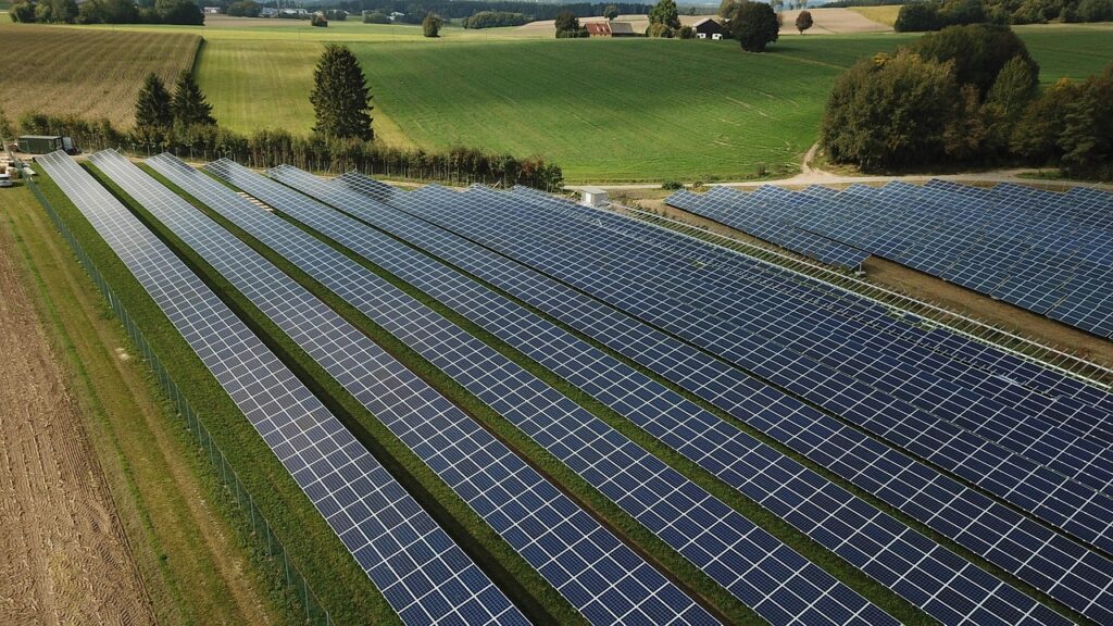 再エネを活用したソーラー発電で電気代を節約する方法は？